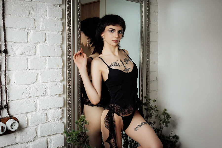 Dark Eyes And Inked Skin - Yumi Fuyu’s First Glamour Session