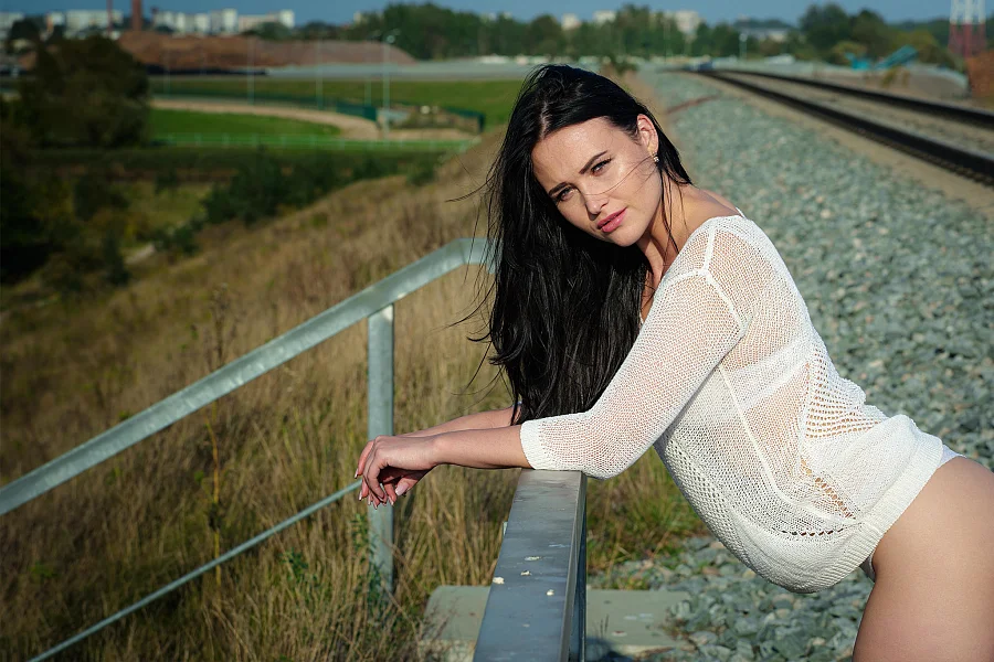 Gabby Bella's Round Ass Smudged From Dirty Tracks Outdoors