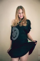 Amanda Erotic Glimpses on the Stairs Preview picture 1