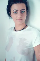 Aria Greek Wet Tee In Studio Light Preview picture 6