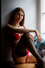 Evelina’s Red Lace Moments Preview picture 1