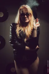 Smoking Hot Leila in Leather Preview picture 6