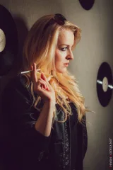 Smoking Hot Leila in Leather Preview picture 1