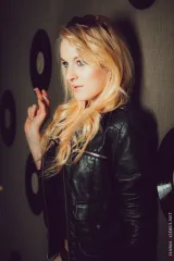 Smoking Hot Leila in Leather Preview picture 2