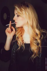 Smoking Hot Leila in Leather Preview picture 3