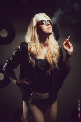 Smoking Hot Leila in Leather Preview picture 6