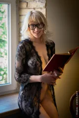 Between Chapters with Limona Preview picture 5