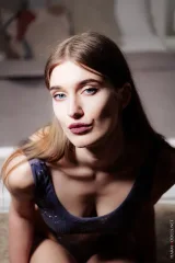 Mary Moon brings erotic minimalism to cozy bedroom art Preview picture 6