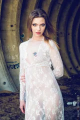 Through the Tunnel with Mia Luna Preview picture 6