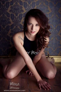 Mina’s Glamour Debut in Black