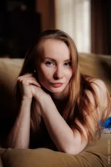 Vi Ezra Plays in Silk and Secrets Preview picture 1