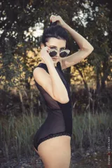 Flirty Roadside Poses with Sofia Z Preview picture 2