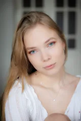 Billiard Beauty, Luise Wixx’s Graceful Charm Preview picture 1