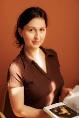 From Book to Body, Kima Kiss in Natural Nude Study Preview picture 1