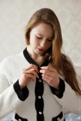 Zuzanna Says Touch Me With Your Eyes Preview picture 3